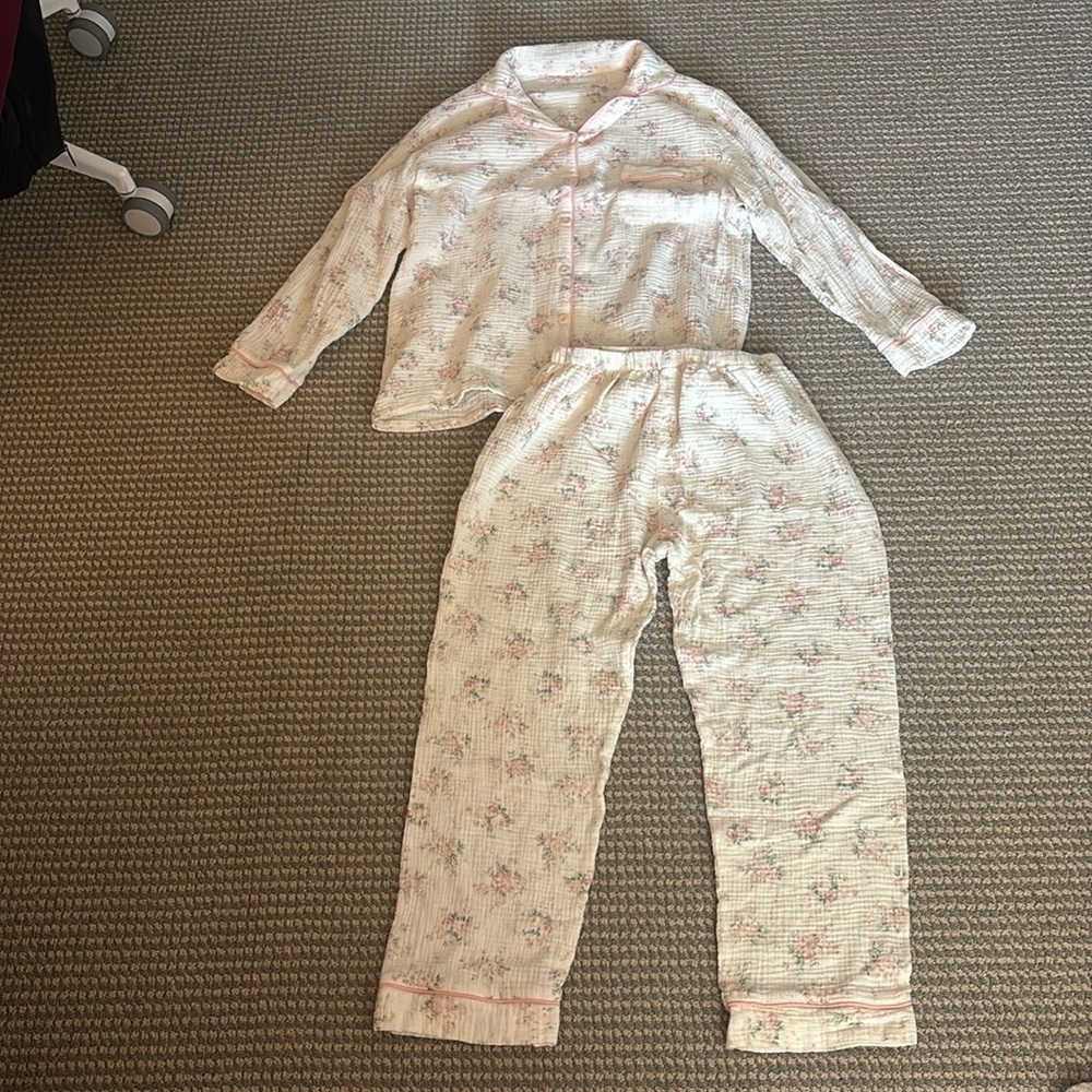 super cute long sleeve/pant set!!!